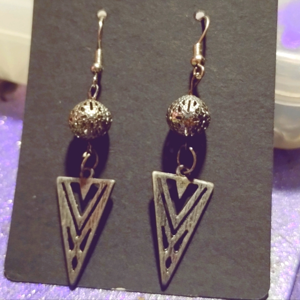 Gunmetal triangle dangles